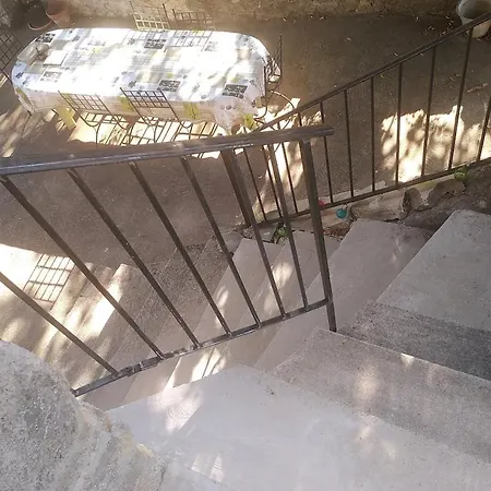 Apartment A L'etage D'une Ancienne Batisse Chaudon-Norante